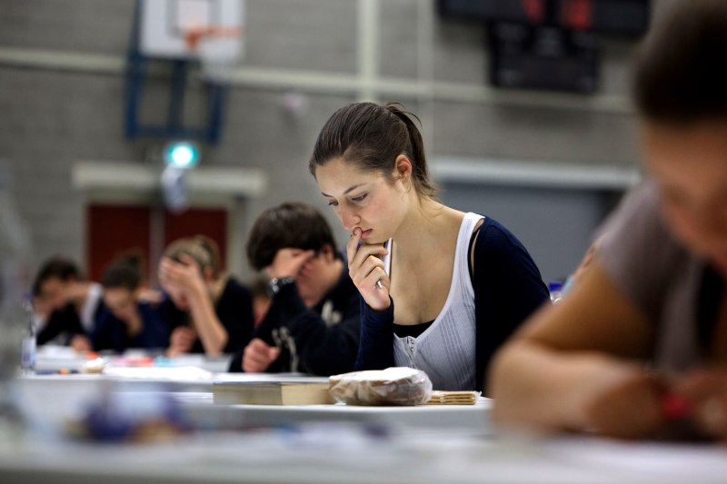 Bijna 40% van de 15-jarigen in Nederland heeft moeite met lezen